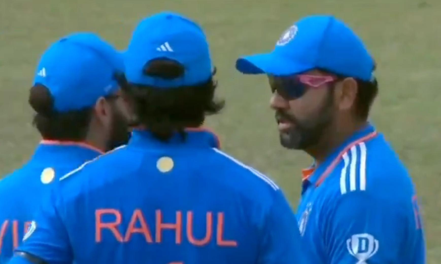 KL Rahul in discussion with Rohit Sharma [X]
